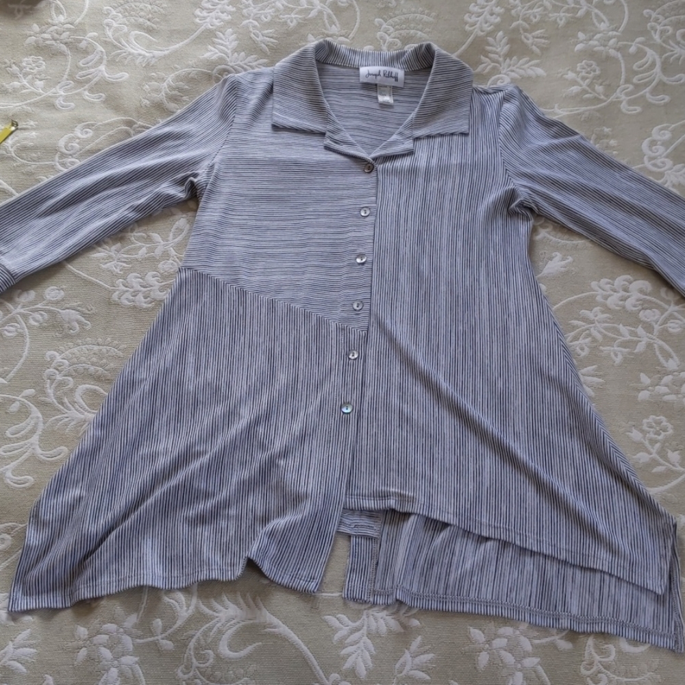 Joseph ribkoff blouse.